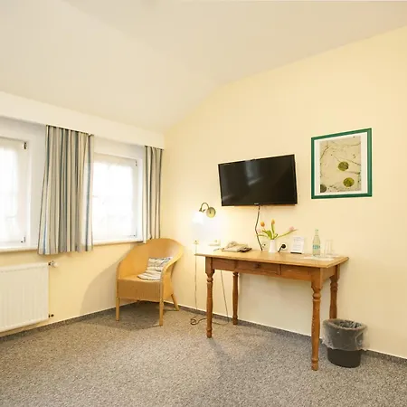 Nuetschau 3*